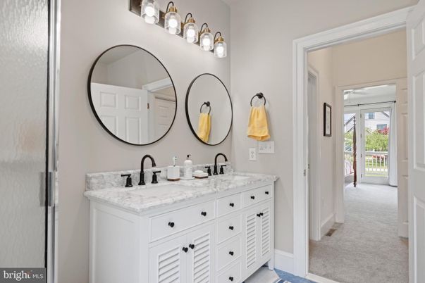 Bathroom, Dual Sink Vanities, Interior
