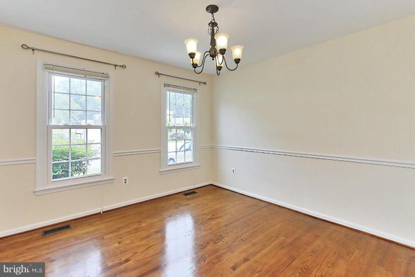 Chandelier, Empty room, Interior, Wood Texture Flooring