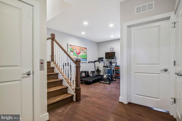 Fitness Equipment, Interior, Recessed Lighting, Wood Texture Flooring