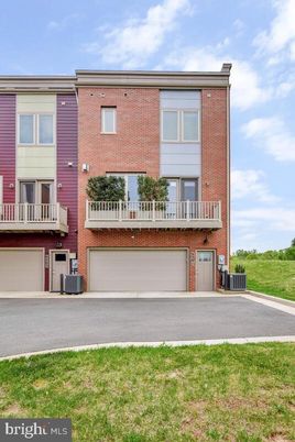 Attached, Exterior, Facade, Brick Facade, Rowhouse