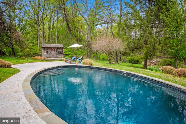 Exterior, Pool