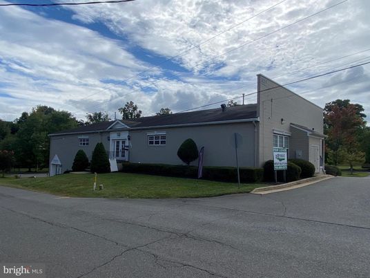 Exterior, Facade, None