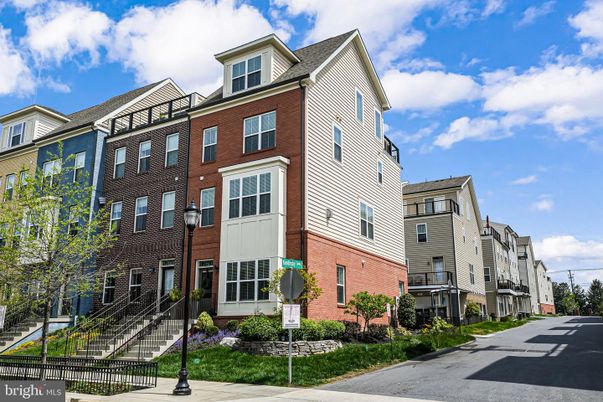 Exterior, Facade, Brick Facade, Rowhouse