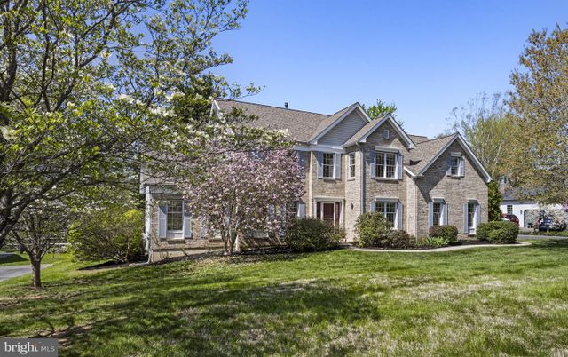 Exterior, Facade, Brick Facade, French Provincial
