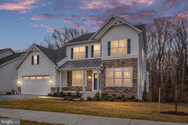 Attached, Exterior, Facade, Farmhouse