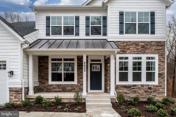 Exterior, Facade, Brick Facade, Farmhouse