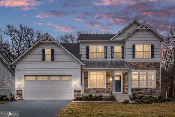 Attached, Exterior, Facade, Farmhouse
