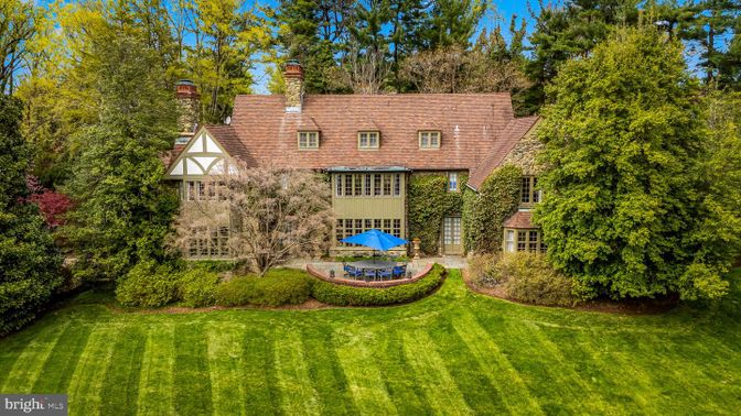 Backyard, Exterior, Facade, Brick Facade, Tudor Revival
