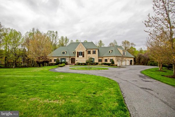 Attached, Backyard, Exterior, Facade, French Provincial