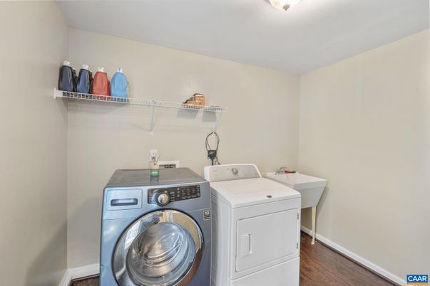 Interior, Washer, Wood Texture Flooring