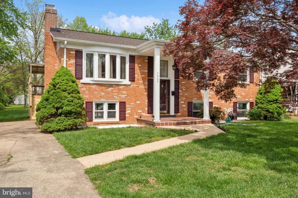 Exterior, Facade, Brick Facade, Raised Ranch