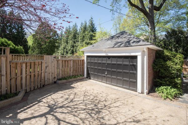 Detached Garage, Exterior