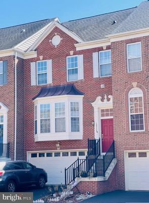 Attached, Exterior, Facade, Brick Facade, Rowhouse