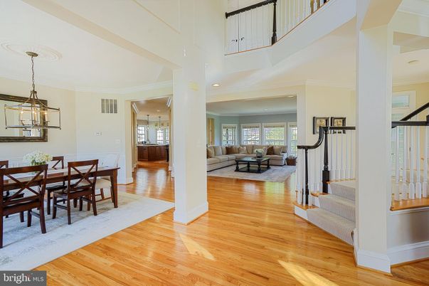 Dining room, Interior, Living room, Pendant Lights, Recessed Lighting, Wood Texture Flooring