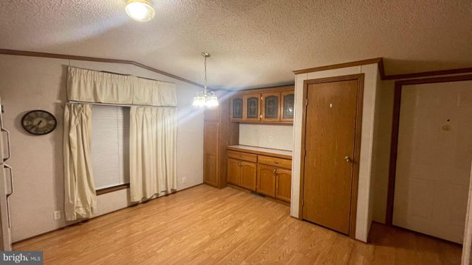 Empty room, Interior, Pendant Lights, Wood Texture Flooring