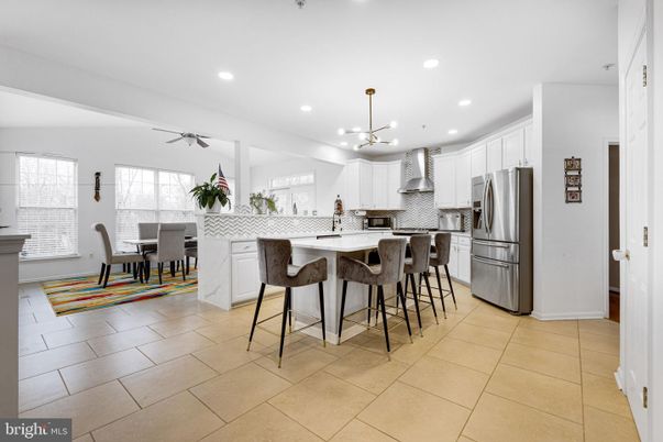Dining room, Interior, Kitchen, Pendant Lights, Recessed Lighting, Stainless Steel Appliances