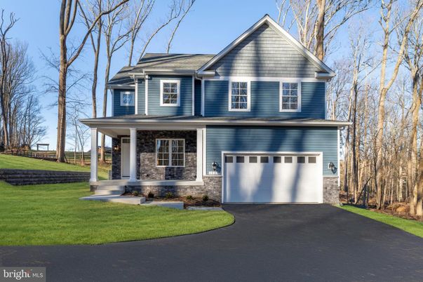Attached, Exterior, Facade, Farmhouse