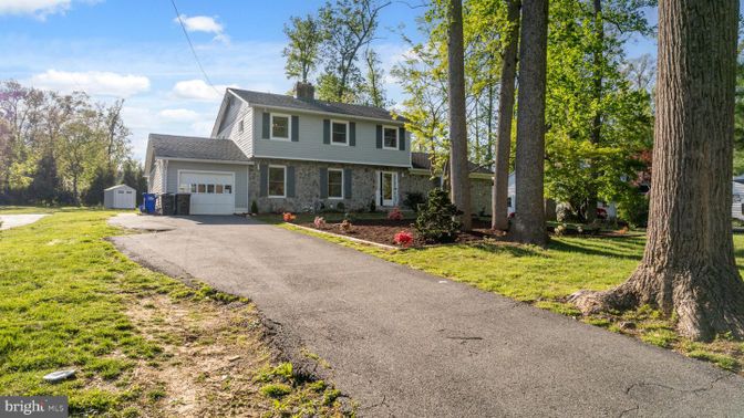 Attached, Backyard, Exterior, Facade, Split Level