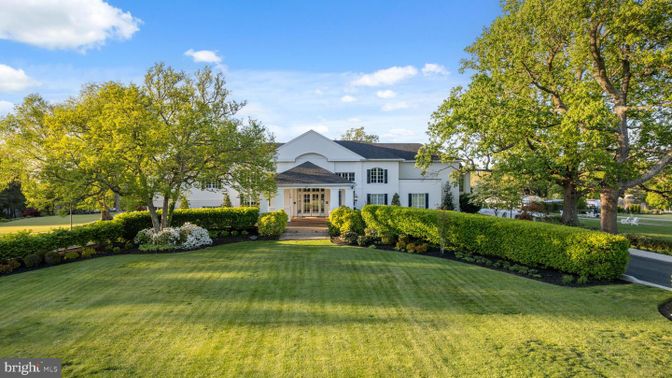 Backyard, Exterior, Facade, French Provincial