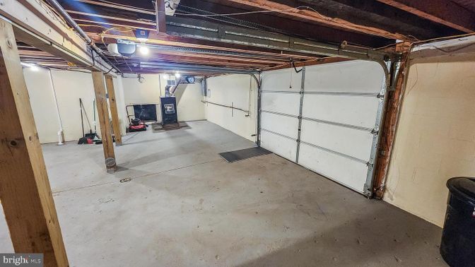 Garage, Interior