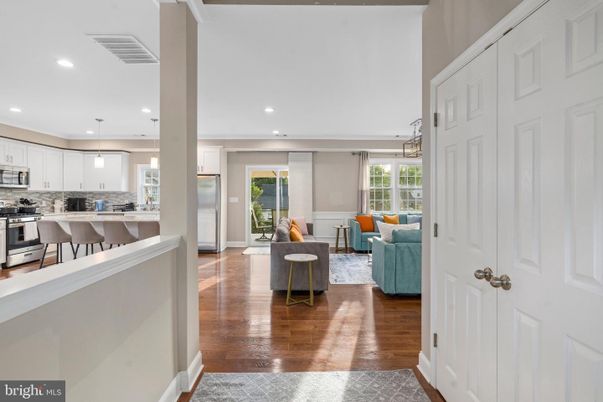 Interior, Kitchen, Living room, Pendant Lights, Recessed Lighting, Stainless Steel Appliances, Wood Texture Flooring