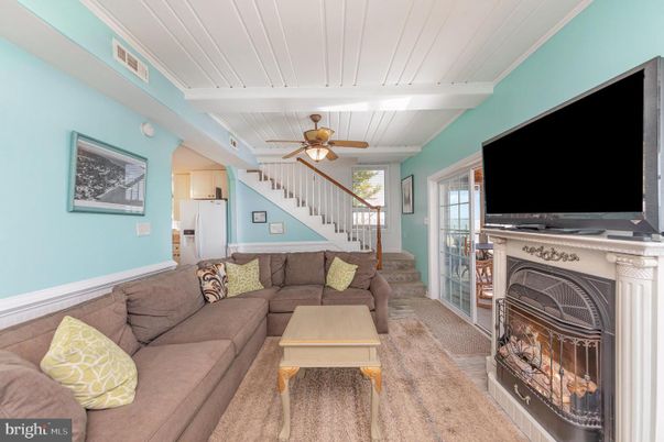 Fireplace, Interior, Living room