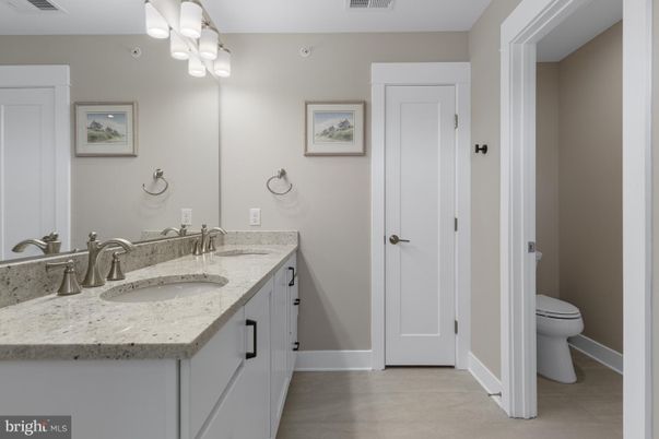Bathroom, Dual Sink Vanities, Interior