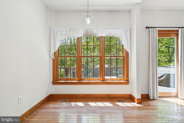 Interior, Pendant Lights, Wood Texture Flooring