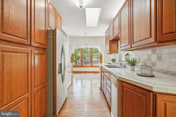 Chandelier, Interior, Kitchen, Pendant Lights, Wood Texture Flooring