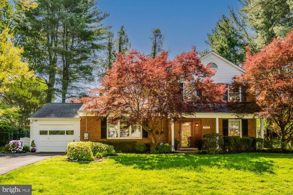 Attached, Exterior, Facade, Brick Facade, Cape Cod