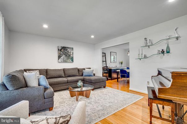 Interior, Living room, Piano, Recessed Lighting, Wood Texture Flooring