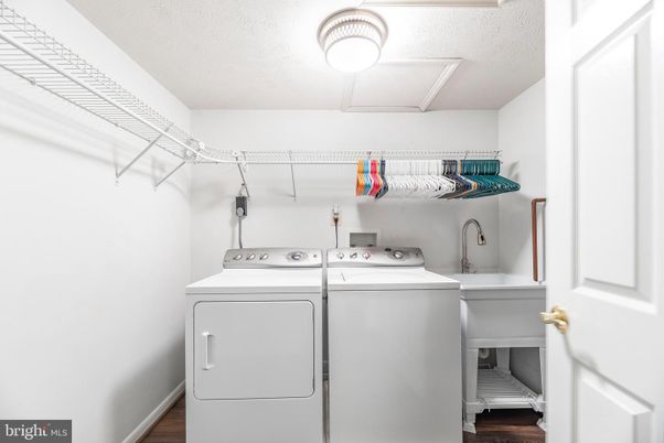 Interior, Utility Closets, Washer, Wood Texture Flooring