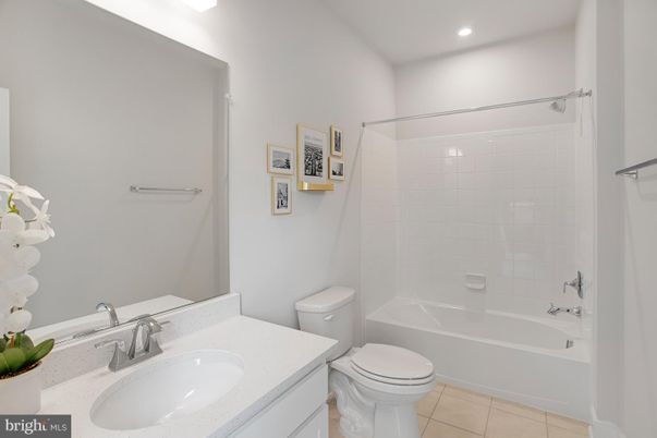 Bathroom, Interior, Recessed Lighting