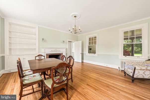 Chandelier, Dining room, Fireplace, Interior, Wood Texture Flooring