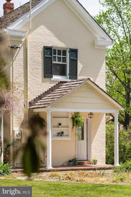 Exterior, Facade, None