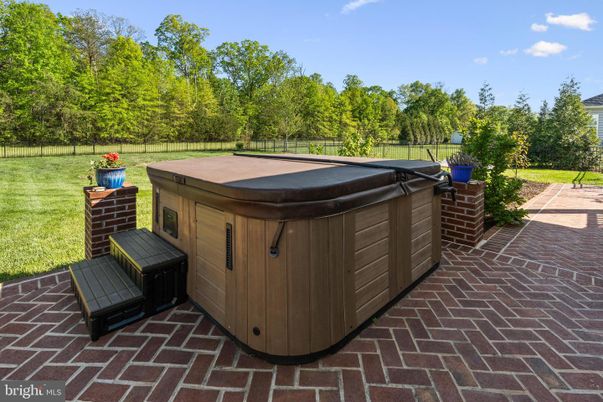 Exterior, Hot Tub