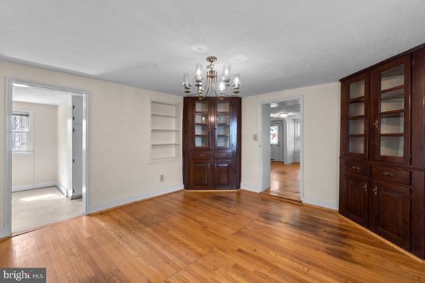 Chandelier, Empty room, Interior, Wood Texture Flooring