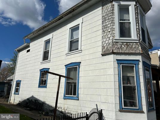 Exterior, Facade, None