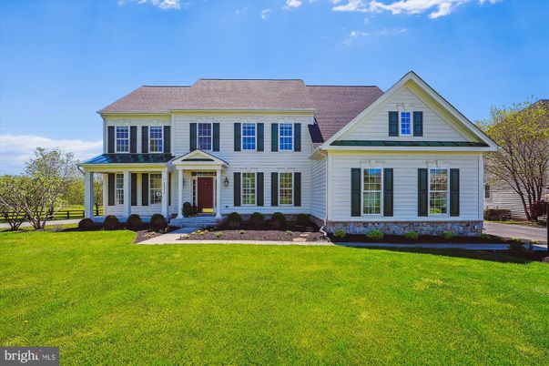Exterior, Facade, Farmhouse