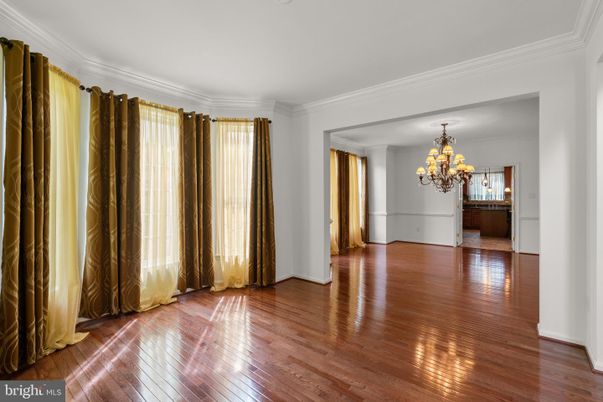 Chandelier, Empty room, Interior, Wood Texture Flooring