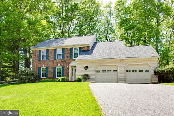 Attached, Exterior, Facade, Brick Facade, Georgian