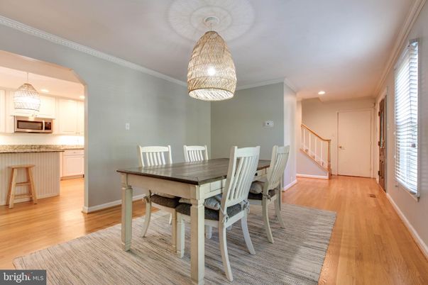 Dining room, Interior, Kitchen, Pendant Lights, Recessed Lighting, Wood Texture Flooring