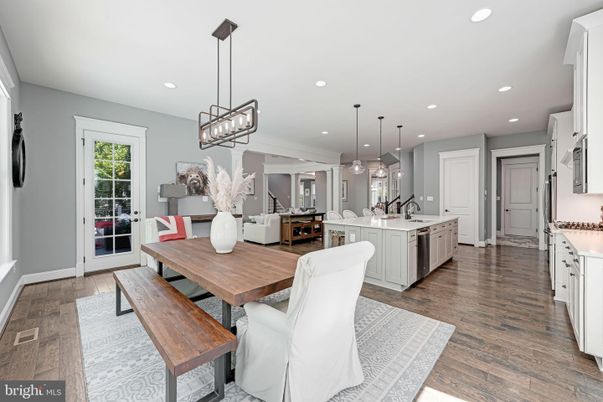 Dining room, Interior, Kitchen, Pendant Lights, Recessed Lighting, Wood Texture Flooring