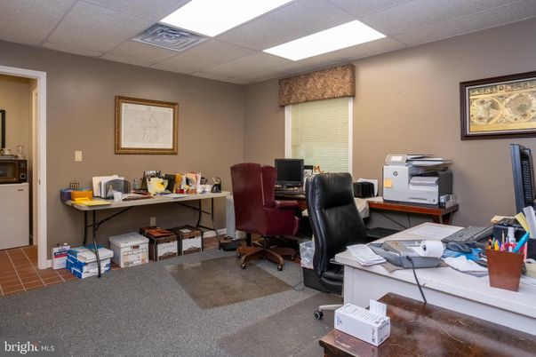 Home Office, Interior