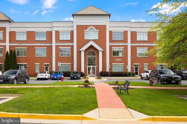 Exterior, Facade, Brick Facade, Georgian