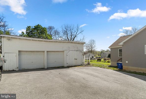 Detached Garage, Exterior