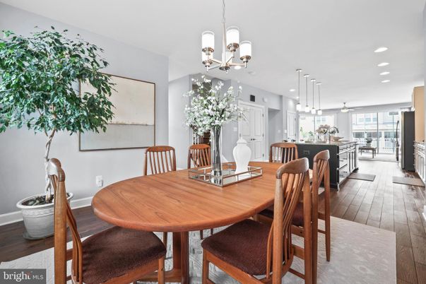 Dining room, Interior, Kitchen, Pendant Lights, Recessed Lighting, Wood Texture Flooring