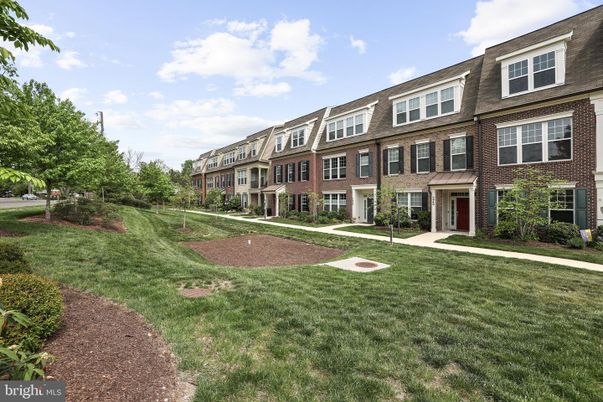 Backyard, Exterior, Facade, Brick Facade, Rowhouse