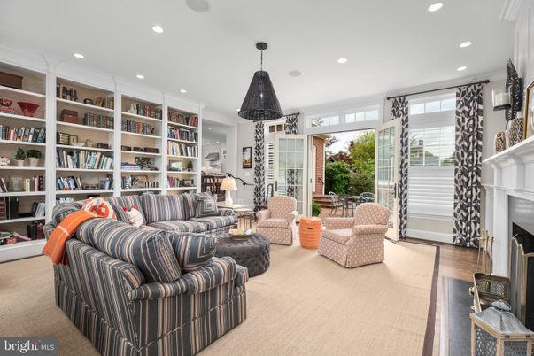 Fireplace, Interior, Living room, Pendant Lights, Recessed Lighting, Wood Texture Flooring