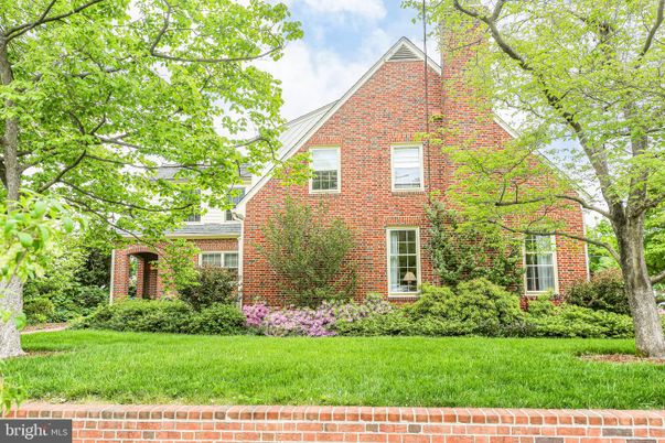 Exterior, Facade, Brick Facade, Brick Traditional